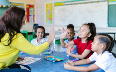 L’éducation inversée : Quand les élèves enseignent aux profs !